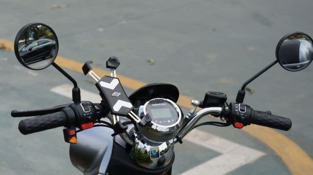 Cell Phone Mount - 4 Corner Profile, 4.5-7.2 Inch Phones, 20-30mm Handlebar Mount - Image 6